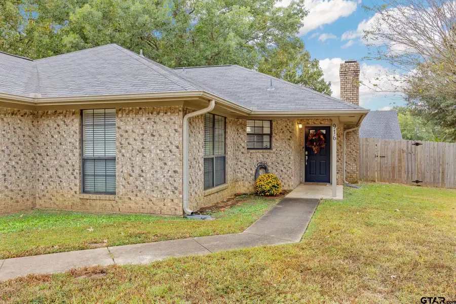 916 Corey Dr, Whitehouse, TX 75791 - Image #2