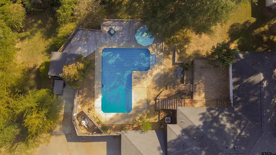 1900 W Hoyt Dr., Longview, TX 75601 - Image #2