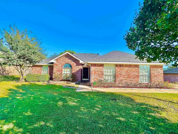 212 Willow Dr, Bullard, TX 75757