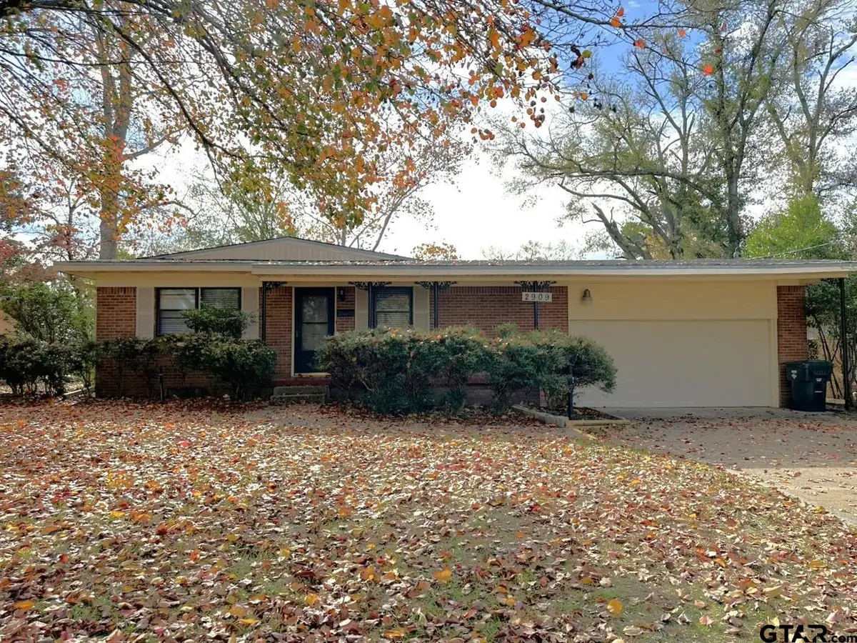 2909 Meadowlark Ln, Tyler, TX 75701 - Image #1