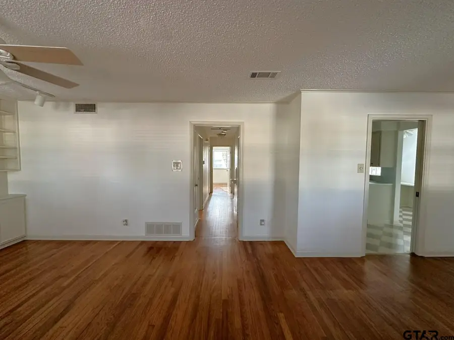 2909 Meadowlark Ln, Tyler, TX 75701 - Image #2