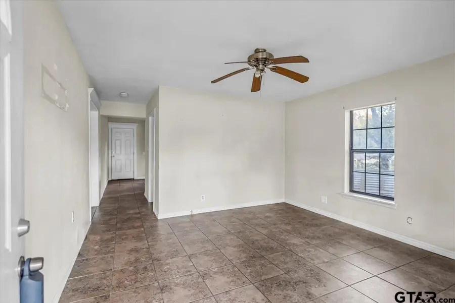 322 E Martin Luther King Jr Blvd, Tyler, TX 75702 - Image #2