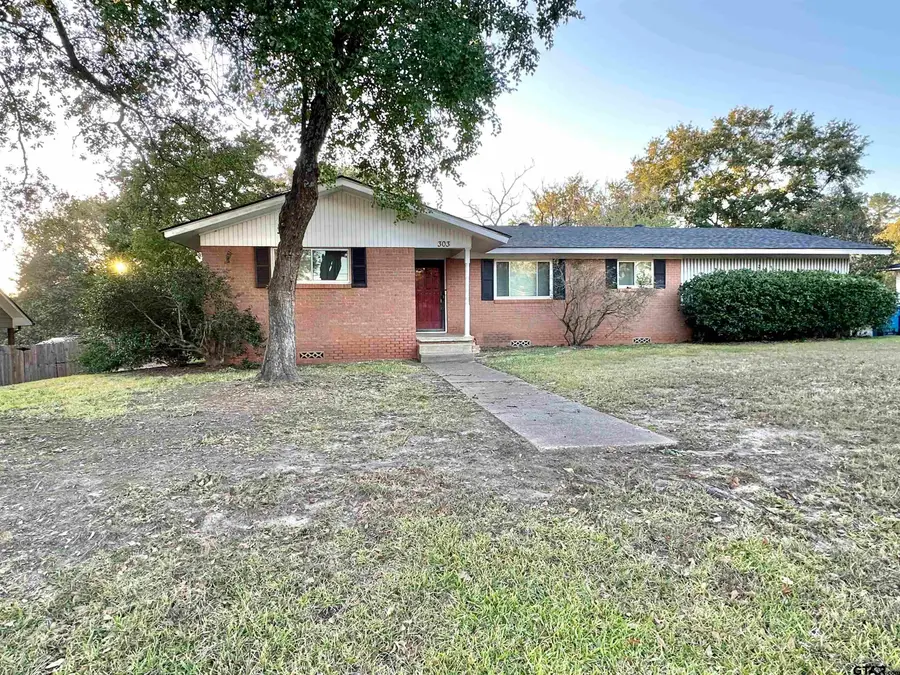 303 S Lowry, Troup, TX 75789 - Image #2