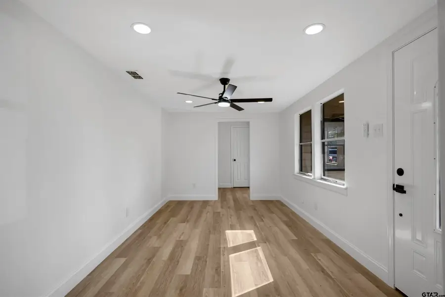 2713 W Shaw St, Tyler, TX 75701 - Image #3