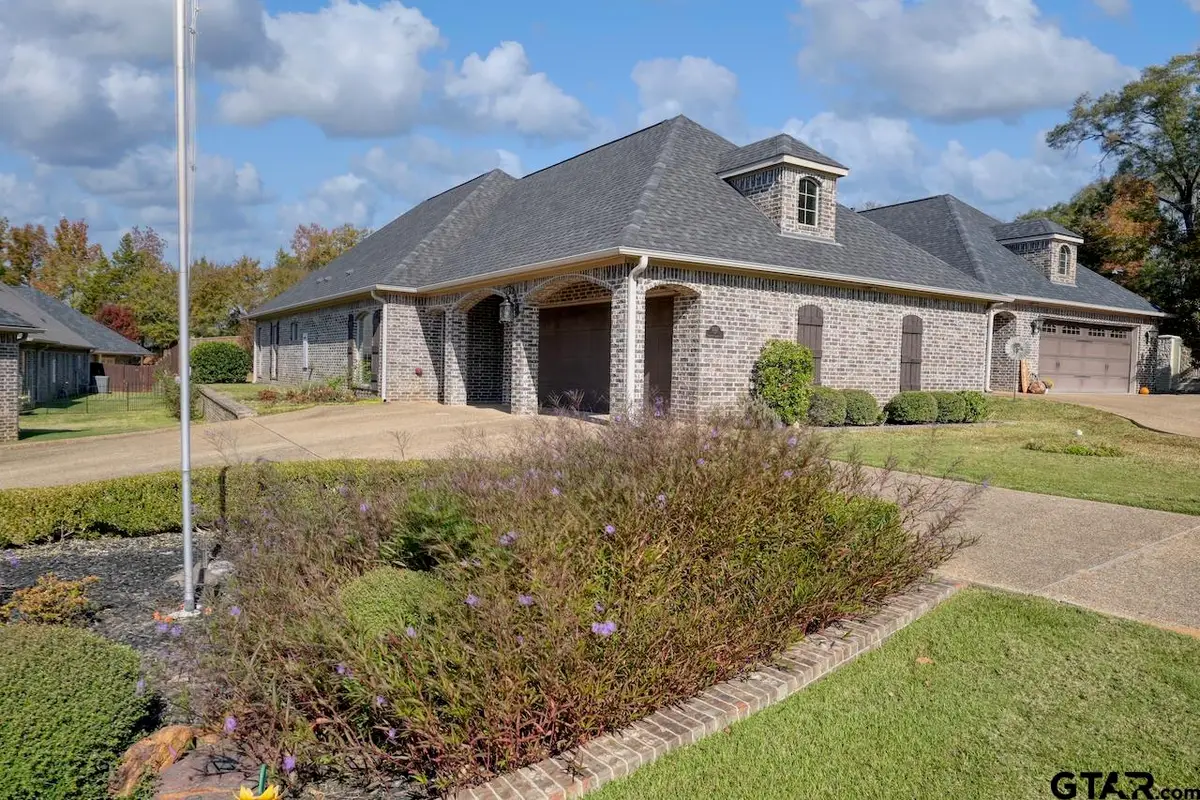 102 Timber Creek Ct, Lindale, TX 75771 - Image #1