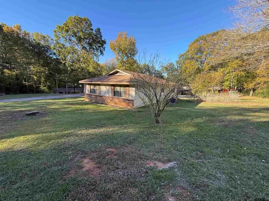 226 Caroline St, Rusk, TX 75785 - Image #2