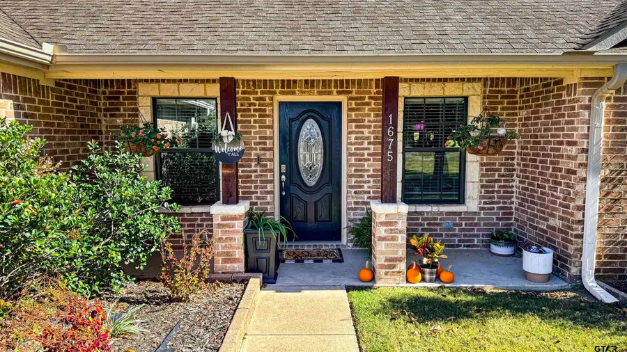 1675 Meadowview St, Athens, TX 75752 - Image #2