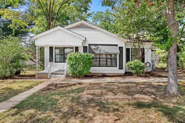 613 N Newsom, Mineola, TX 75773