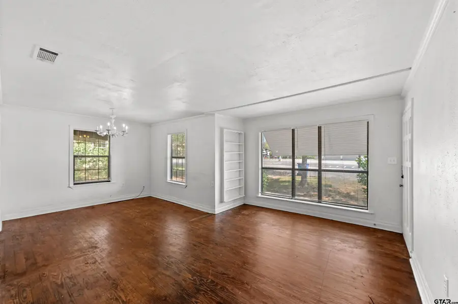 613 N Newsom, Mineola, TX 75773 - #2