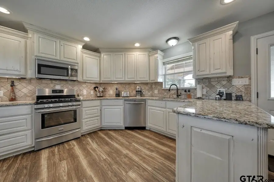 504 Lilly Ln, Bullard, TX 75757 - Image #2