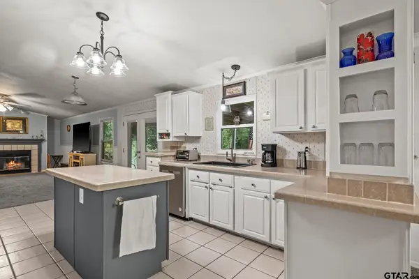 8155 Nasturtium Road, Ore City, TX 75683