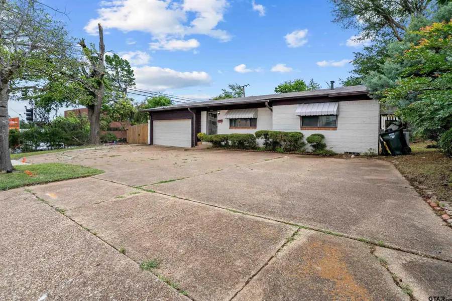 1118 S Fleishel Avenue, Tyler, TX 75701 - #3