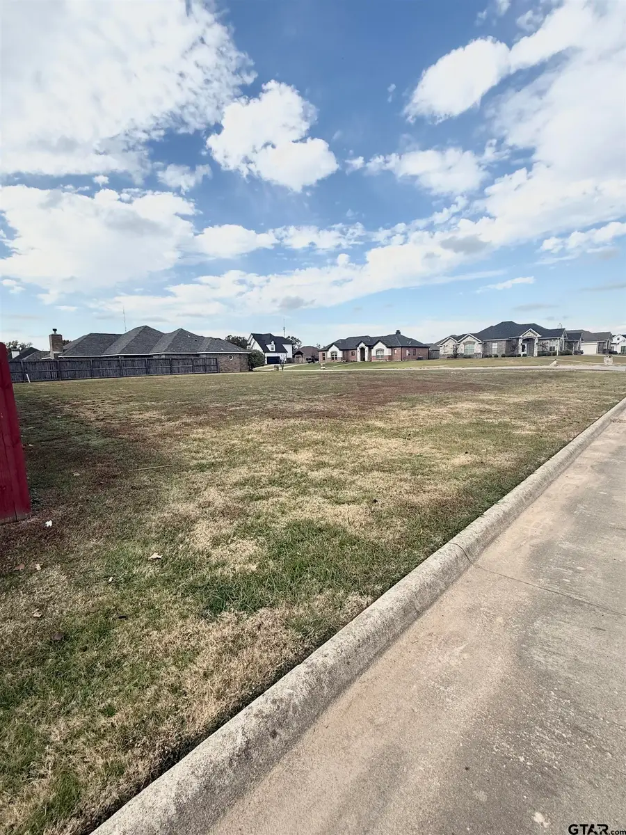 1006 Stone Shore St, Mount Pleasant, TX 75455 - Image #2