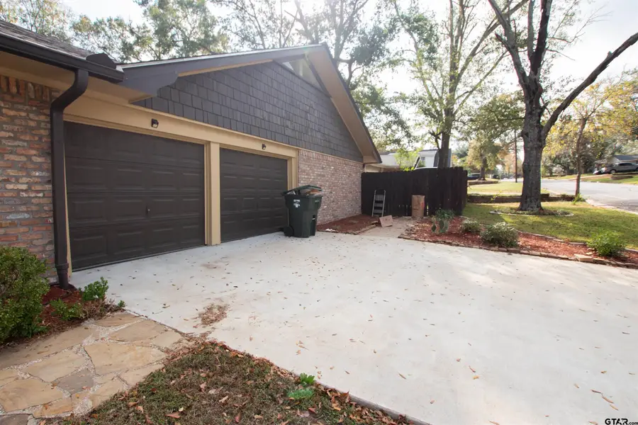 640 Beechwood Dr, Tyler, TX 75701 - Image #2