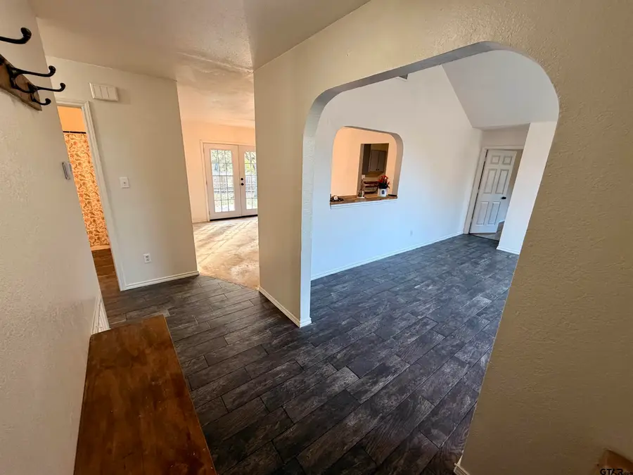 115 Austin Ave, Mount Pleasant, TX 75455 - Image #3