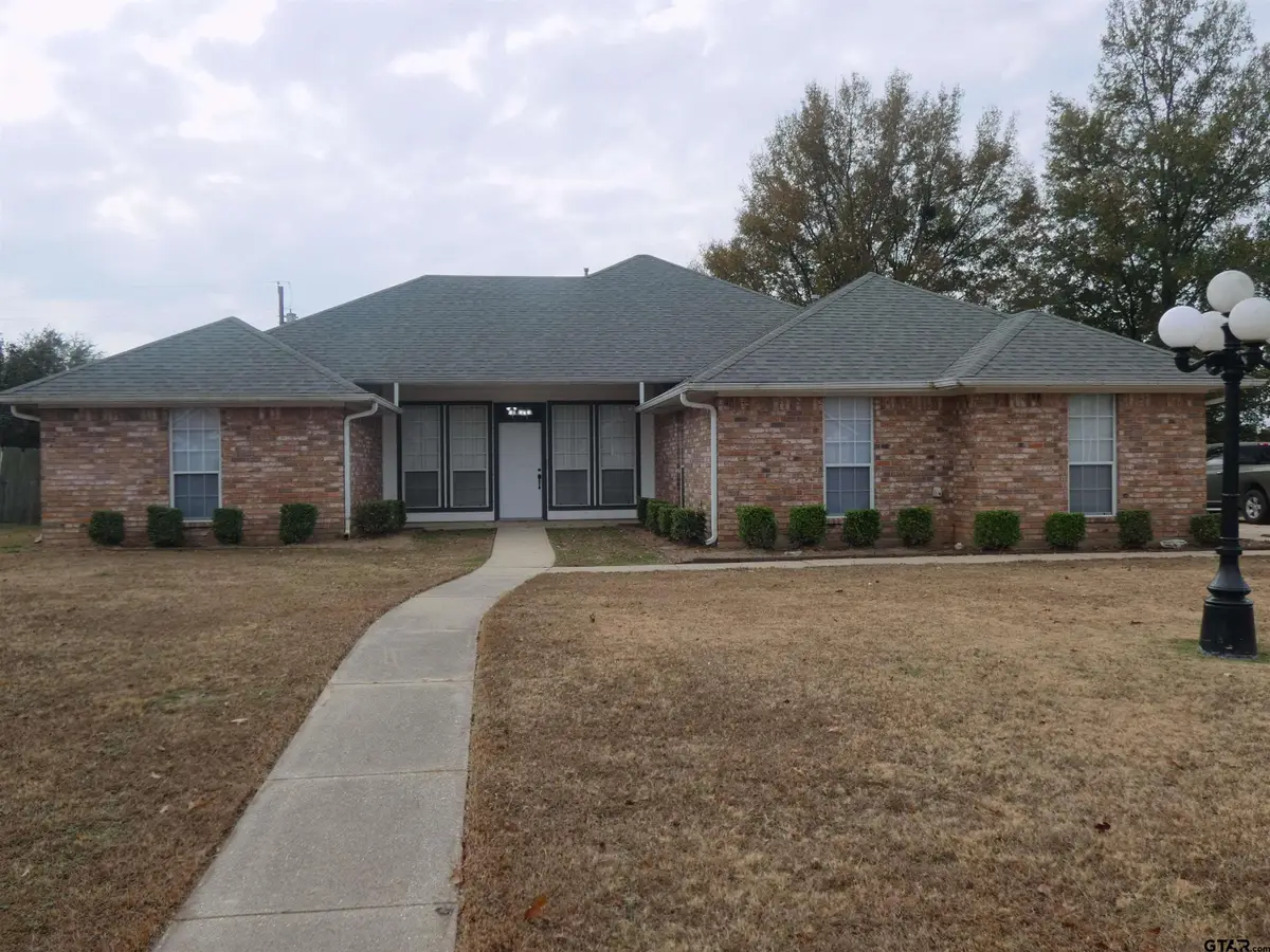 107 Sweet Pea, Mount Pleasant, TX 75455 - Image #1