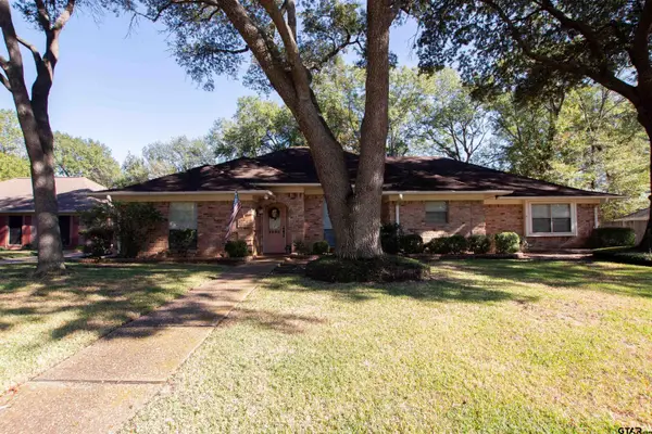 5900 Stoneleigh Dr, Tyler, TX 75703