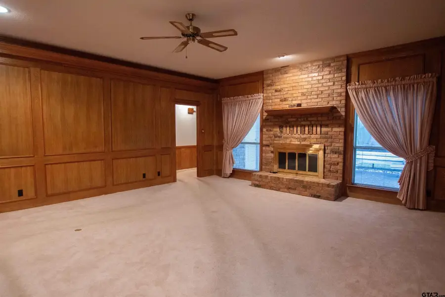 5900 Stoneleigh Dr, Tyler, TX 75703 - Image #3