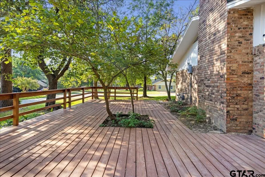 303 Jane Ln, Lindale, TX 75771 - Image #3