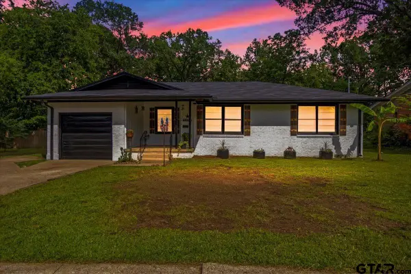 2216 Pleasent Dr, Tyler, TX 75701