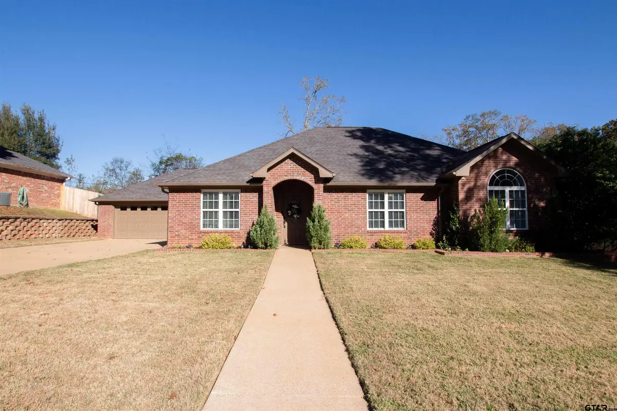 2618 Prestwick Rd, Jacksonville, TX 75766 - Image #1