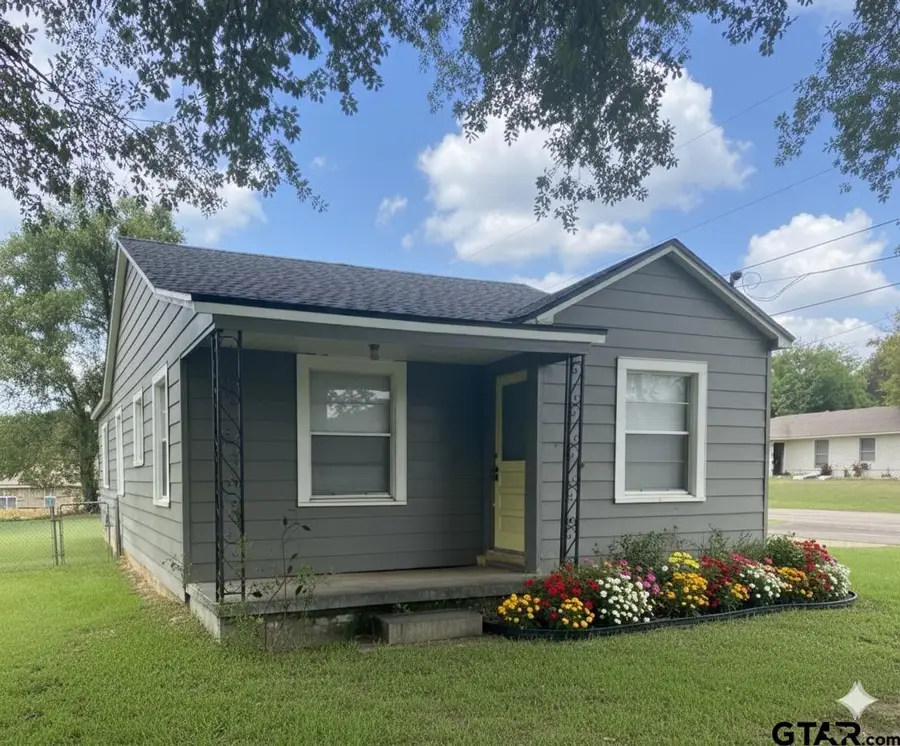 524 N College St, Lindale, TX 75771 - Image #2