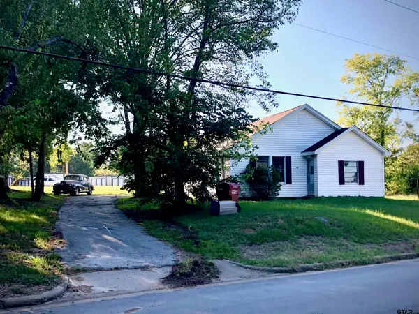 324 S martin street, Chandler, TX 75758