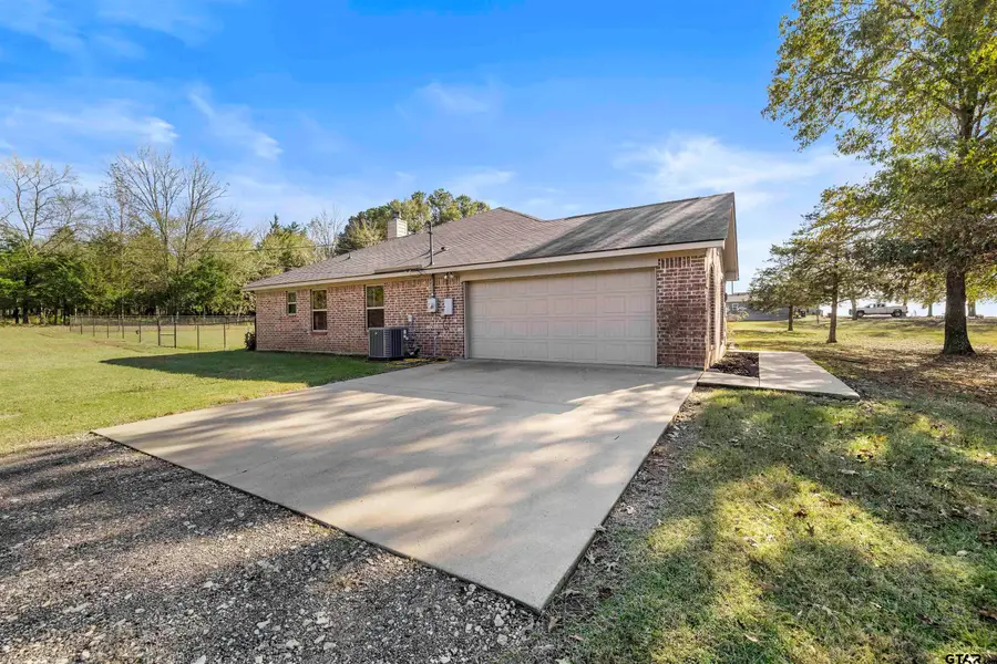 16785 S Lakeview Dr, Troup, TX 75789 - Image #2