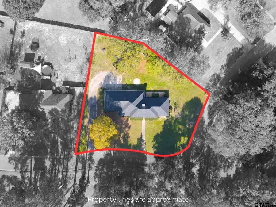 2506 CEDAR CREEk DR, Mount Pleasant, TX 75455 - Image #2