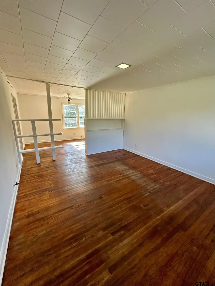 1101 W Elk St, Henderson, TX 75652 - Image #2