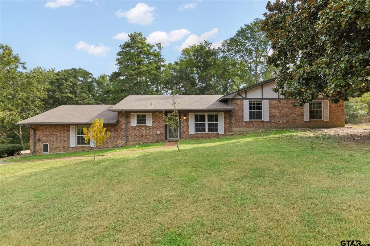286 Hall Dr, Longview, TX 75605 - Image #1