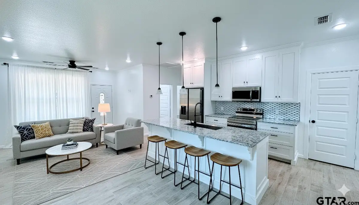 20428 High Point Dr, Flint, TX 75762 - Image #1