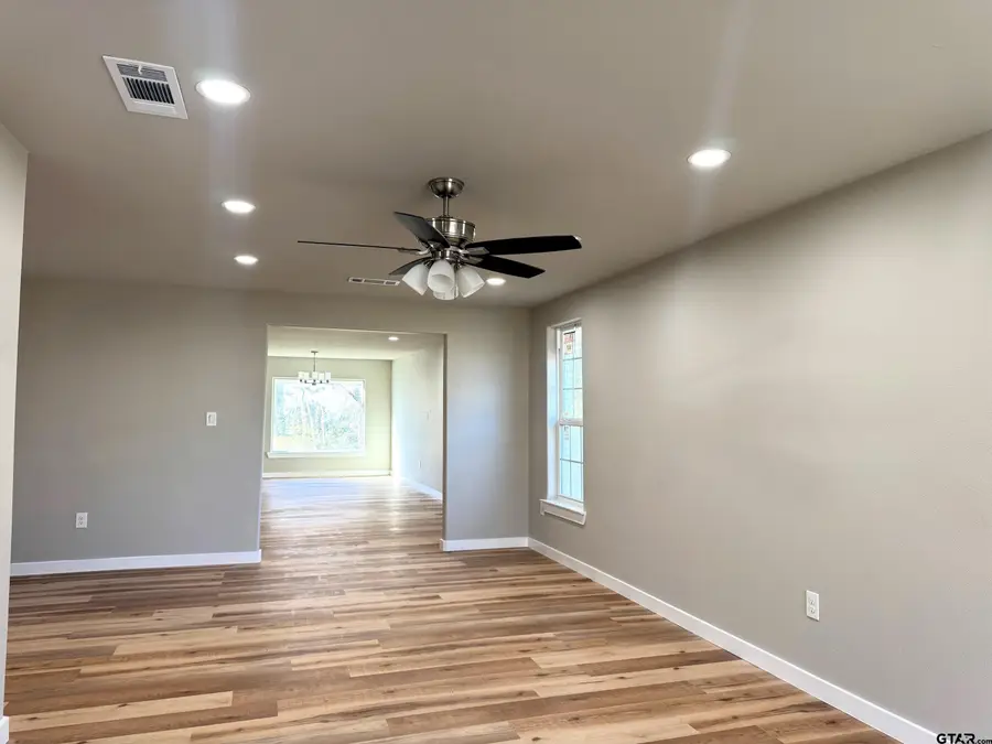 516 S O'Tyson, Mount Pleasant, TX 75455 - #3