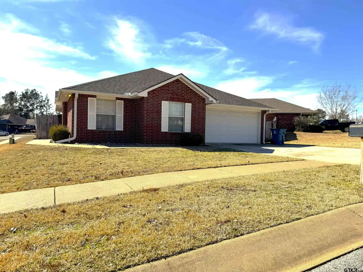 401 Magnolia Court, Whitehouse, TX 75791 - #1