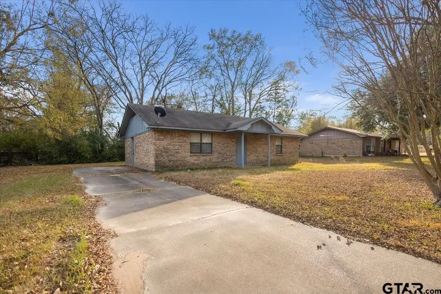 304 E Williams St., Carthage, TX 75633 - #3