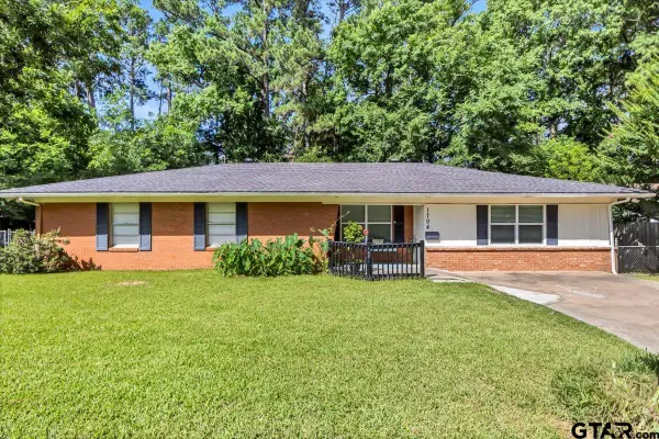 1704 Oakwood Drive, Troup,  75789