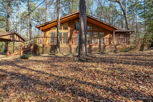 945 Valleywood Trail, Holly Lake Ranch, TX 75765