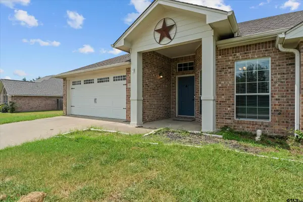 833 Greenwood Circle, Lindale, TX 75771