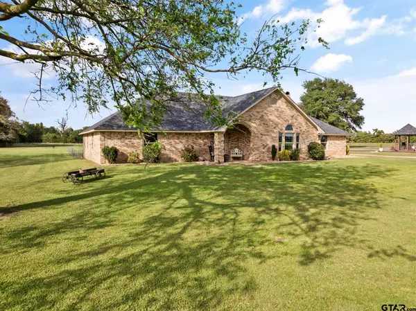 1881 SW CR 3090, Mt Vernon, TX 75457
