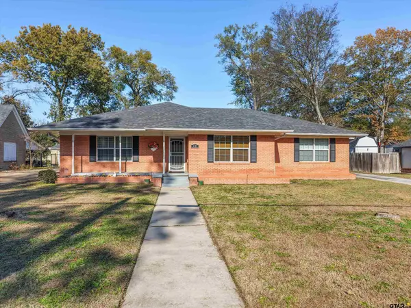 618 Walnut St., Gilmer, TX 75644