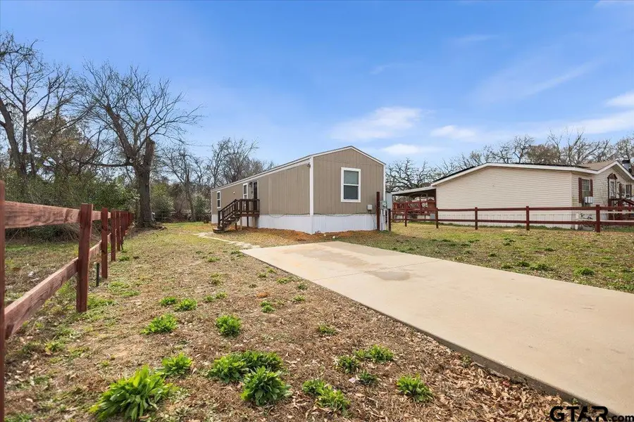 307 ST JOSEPH ST, Athens, TX 75751 - Image #2