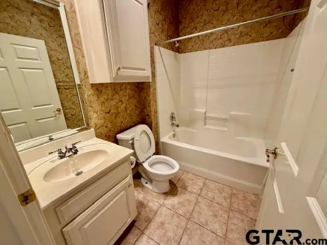 1911 Hollyglen, Tyler, TX 75703 - Image #3