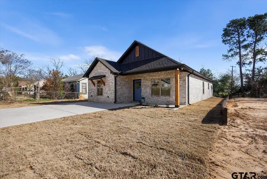 1413 N Summit Ave, Tyler, TX 75702 - Image #3