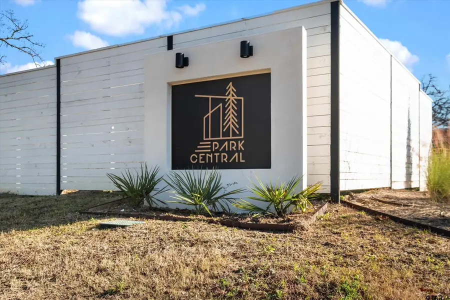 6043 N Park Central Ct, Tyler, TX 75703 - Image #3