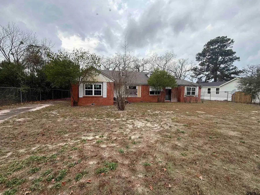 923 Britton Ave, Tyler, TX 75701 - Image #2