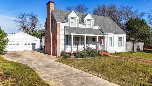 403 Woodlawn St, Henderson, TX 75652