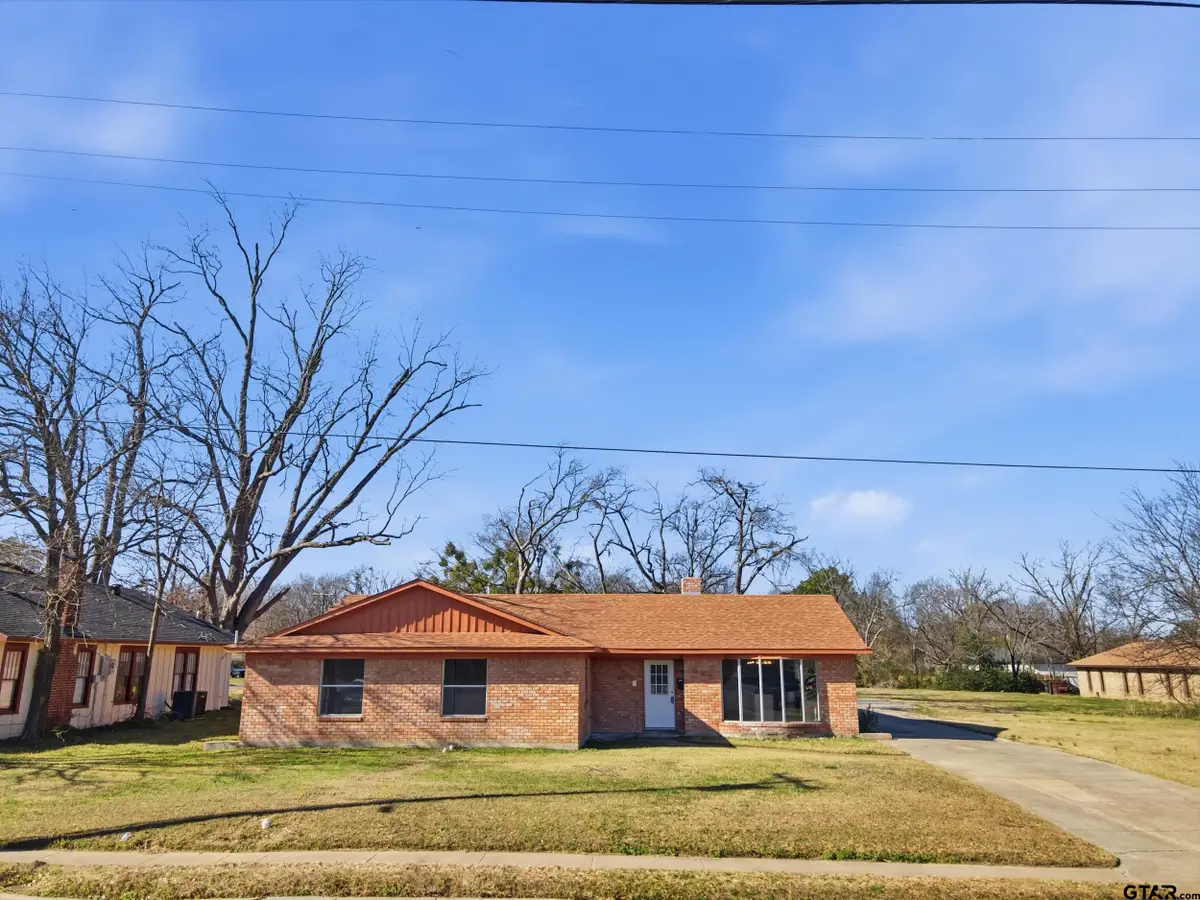 423 S Davis, Sulphur Springs, TX 75482 - #1