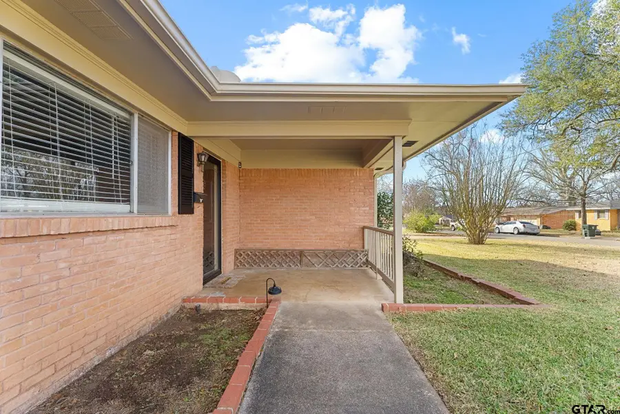 2304 Crestwood, Tyler, TX 75701 - #2