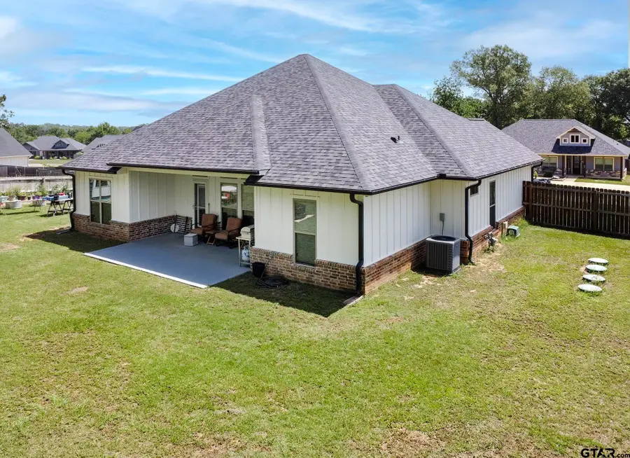 15807 Avery Ln, Lindale, TX 75771 - Image #2