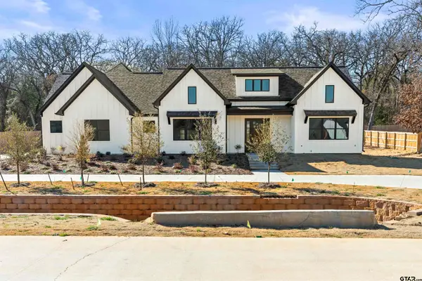 14697 Woodland Creek Dr, Tyler, TX 75706